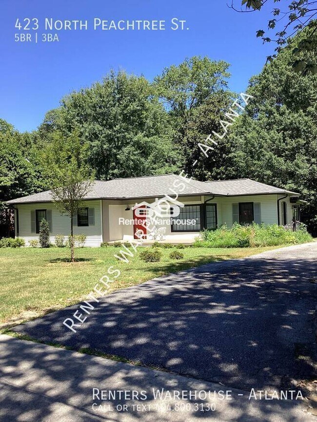 Foto del edificio - Updated Cozy home with a separated In-Law ...