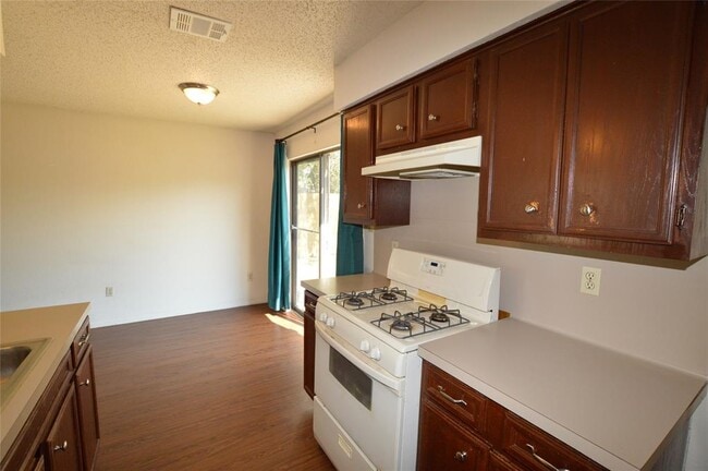 Foto del edificio - 3517 Rollingway Cove