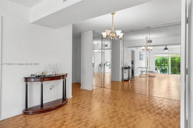 Foto del edificio - 4154 Inverrary Dr