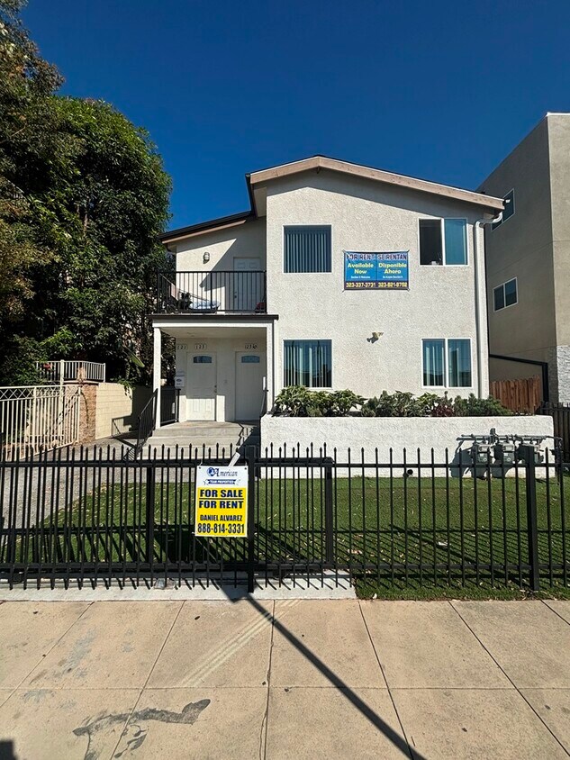 Foto principal - 123 1/2 E 88th St