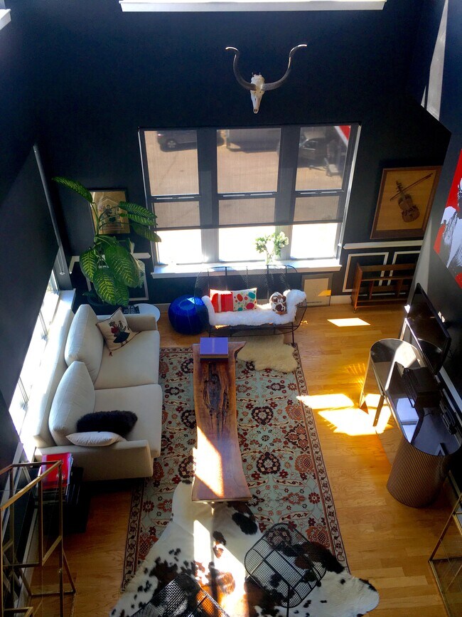 Living room - 1800 Wilson Blvd