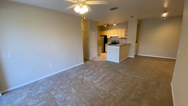 Building Photo - Beautiful 3BR/2BA Visconti Condo in Maitland!