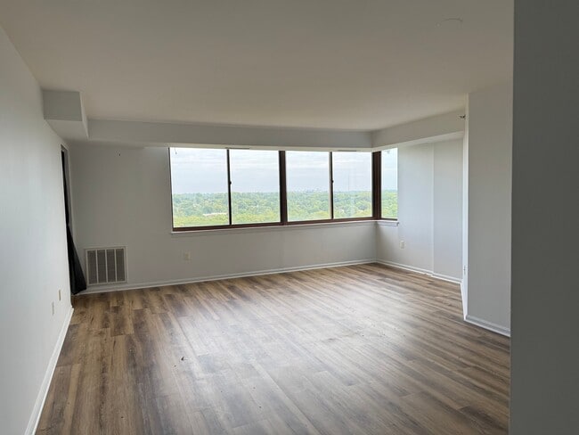 Photo - 10101 Grosvenor Pl (North Bethesda, MD) Apartment