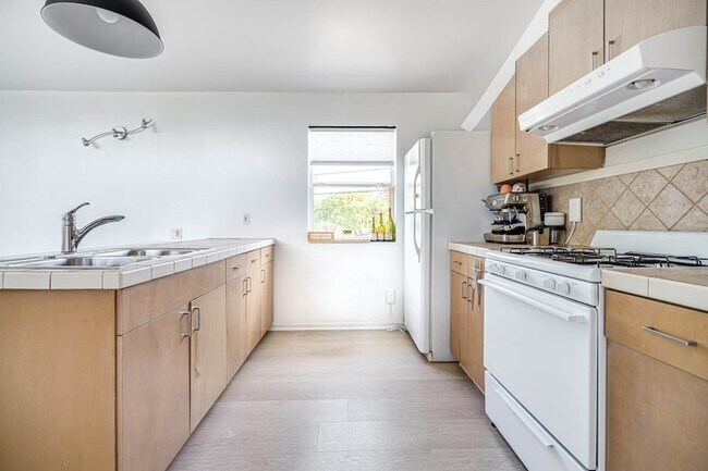 Photo - 1717 Missouri St Apartment