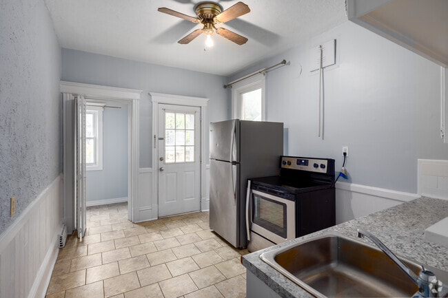 1 BR 1 BA - 62 Holton Avenue South