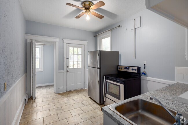 1 BR 1 BA - 62 Holton Avenue South