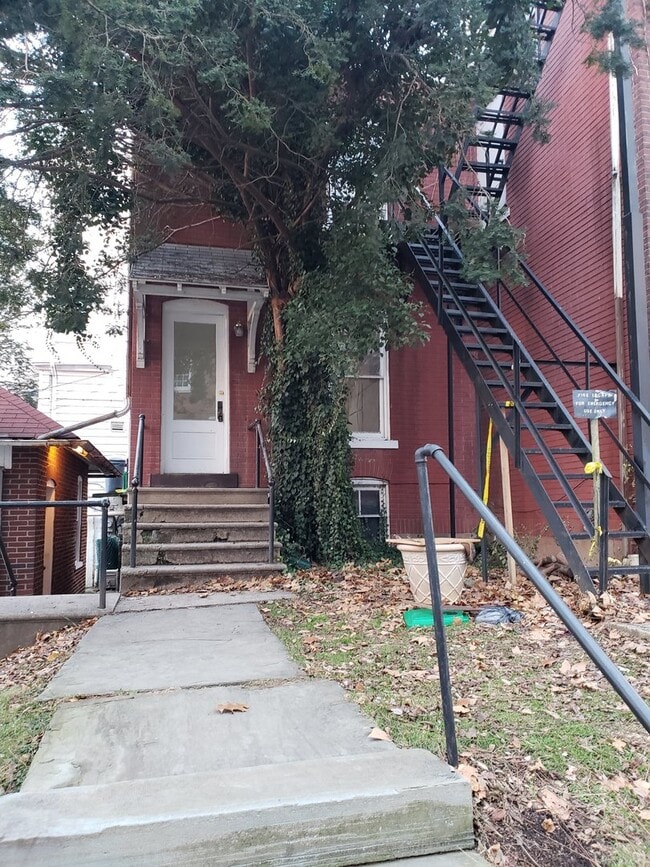 Building Photo - 1330 Hamilton St