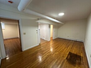 Building Photo - 1 Craigie St