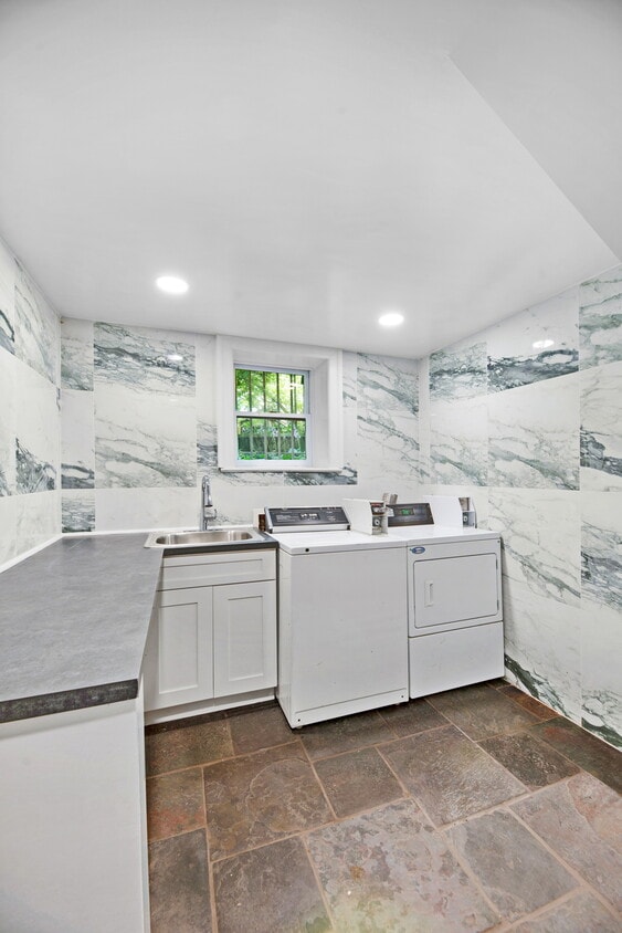 11781180 Warburton Ave, Yonkers, NY 10701 Townhomes for Rent Yonkers