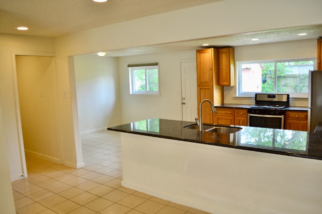 Building Photo - 6326 Feldspar St