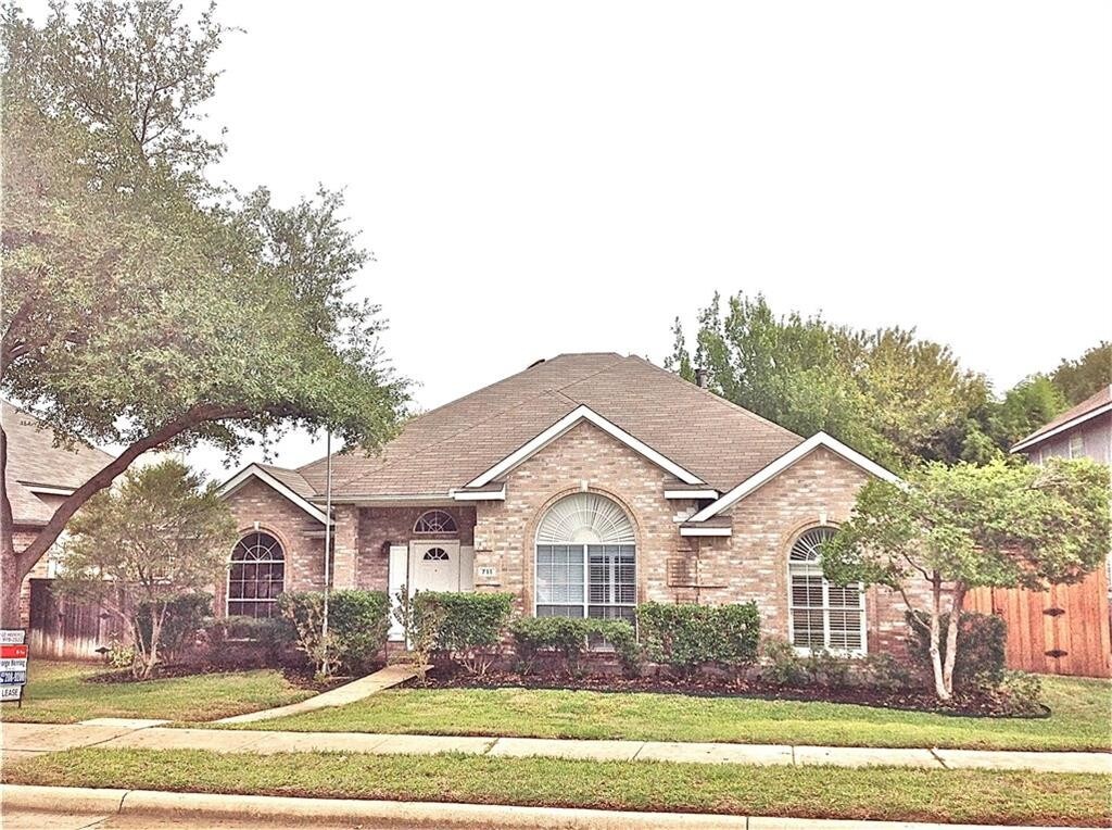 Primary Photo - 711 Cottonwood Bend Dr