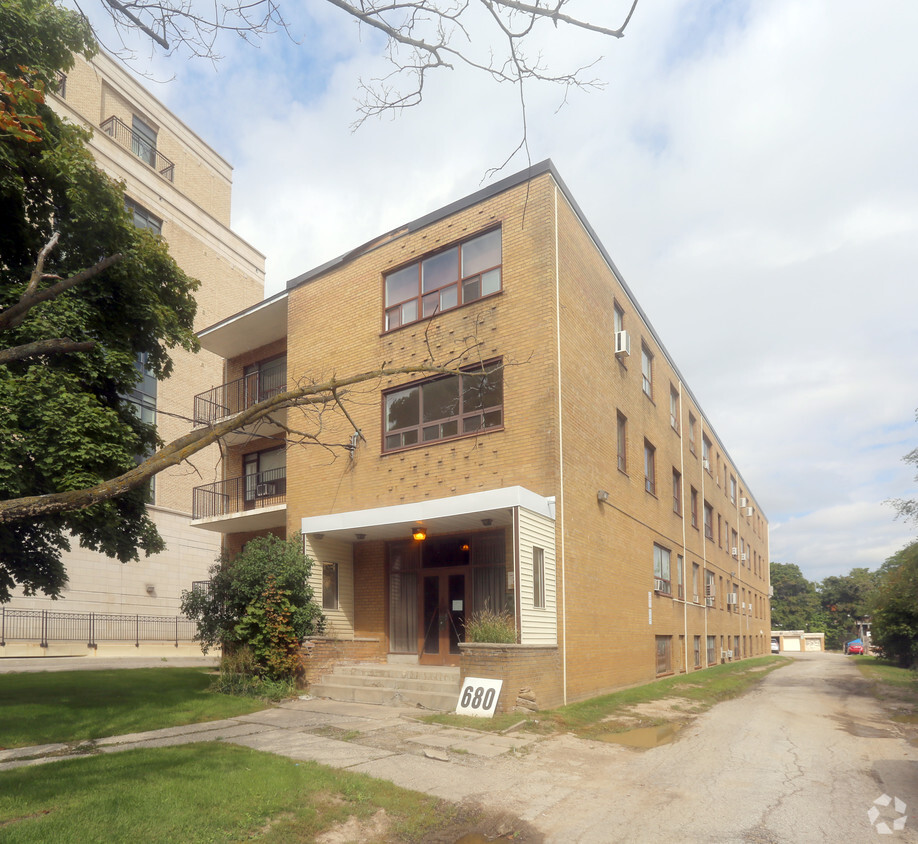 Primary Photo - 680 Sheppard Ave E