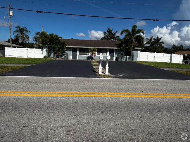 Building Photo - 7623 Overlook Rd