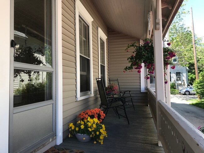 Building Photo - 15 Grove St