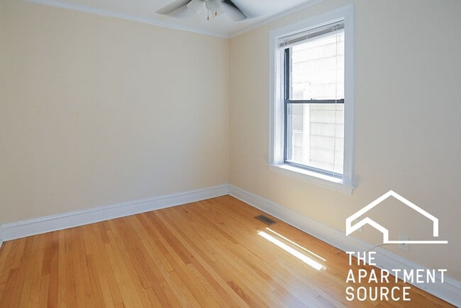 Foto del edificio - 3620 N Marshfield Ave