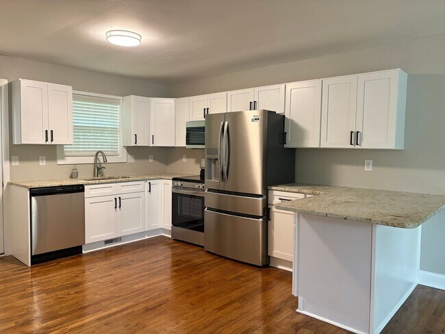 Foto del edificio - 2 Bedroom, 1 Bathroom House in Greensboro!