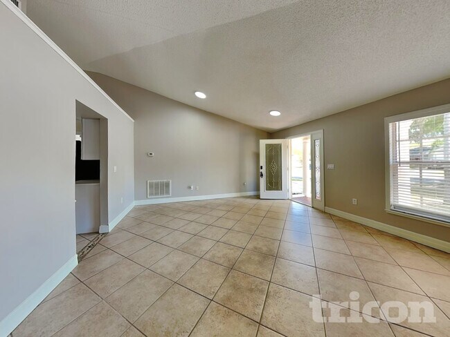 Foto del edificio - 1904 Ellington Ct