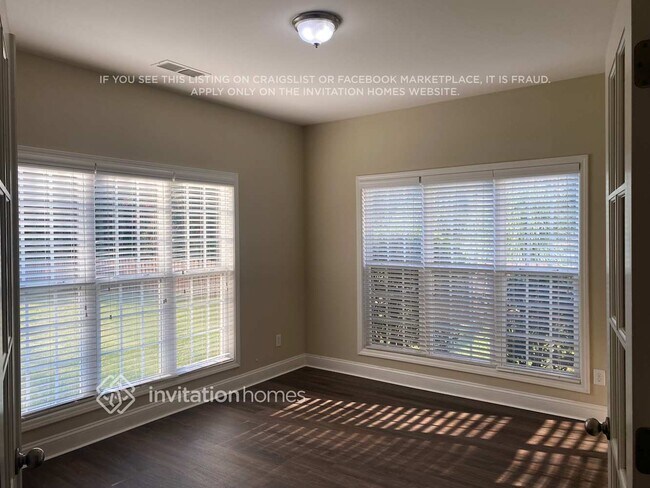 Foto del edificio - 4001 Sedgewick Rd