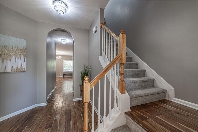 Building Photo - 2657 Cedar Dr