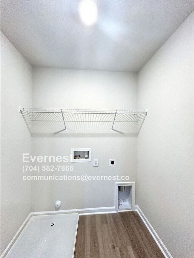 Foto del edificio - 2166 Willow Gln Dr