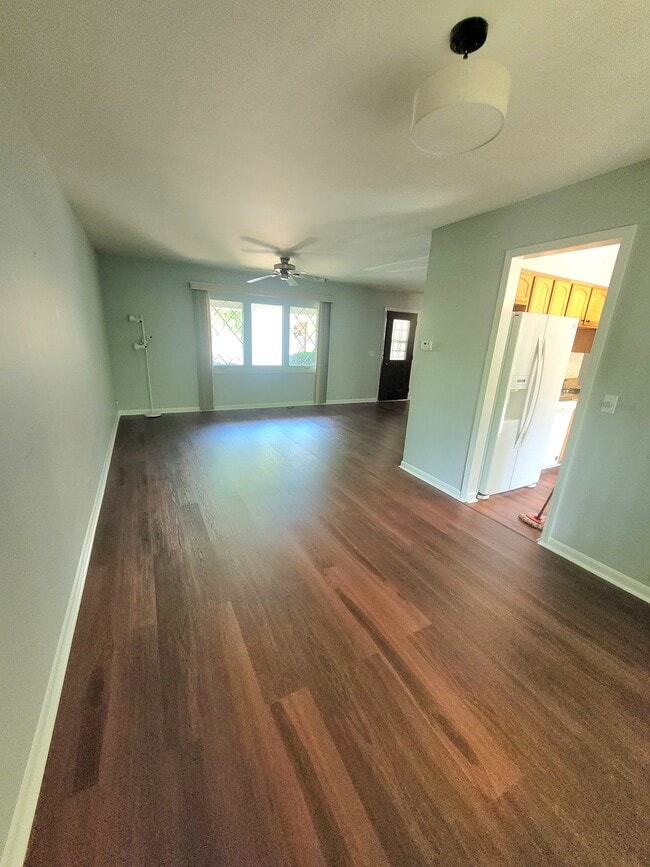 Building Photo - 110 Green Meadow Ct