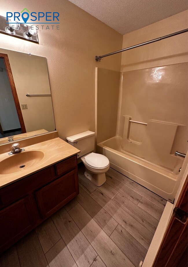Foto del edificio - 3 Bedroom Unit Located Near Oakwood Mall