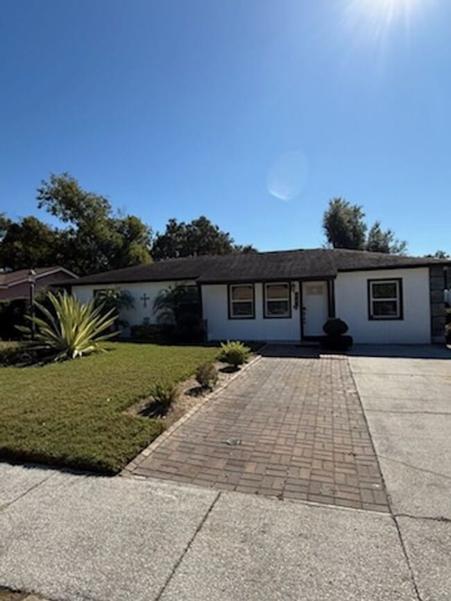 Foto del edificio - Beautiful 3BR 2BA Home w/ Fenced Yard in Tampa