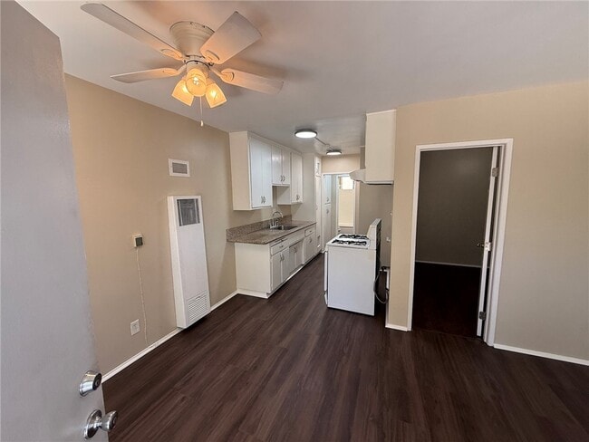 Building Photo - 414 N San Gabriel Ave
