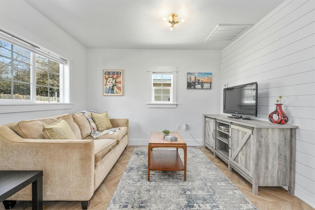 Primary Photo - 1714 Canterbury St