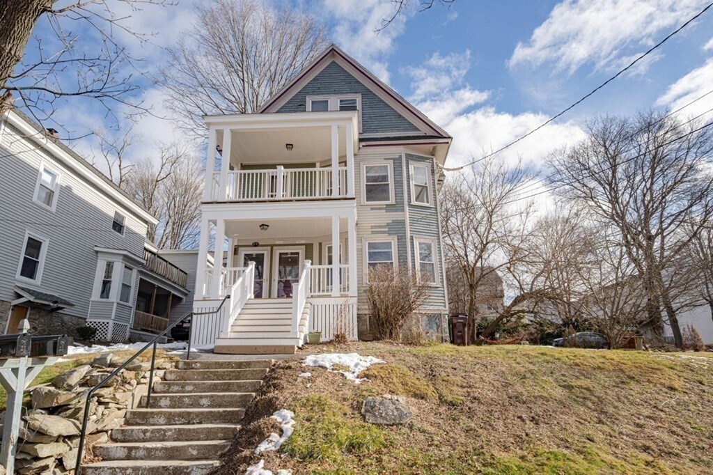 2123 Fremont St Unit 21, Lowell, MA 01850 Room for Rent in Lowell