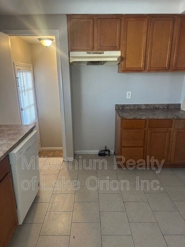 Building Photo - 19288 Lahser Rd