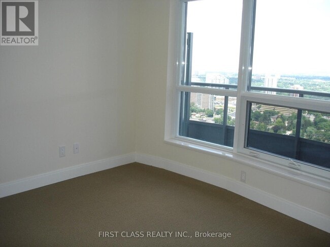 Building Photo - 125 Village Green Square