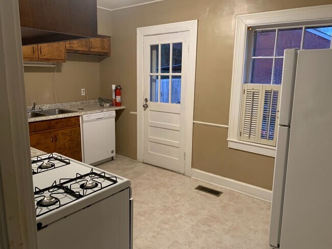 Foto del edificio - 3902 Calvin Dr