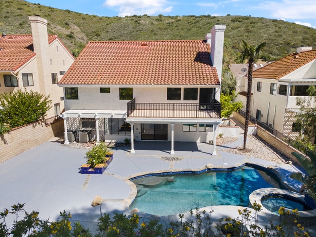 Building Photo - 6143 Lake Lindero Dr