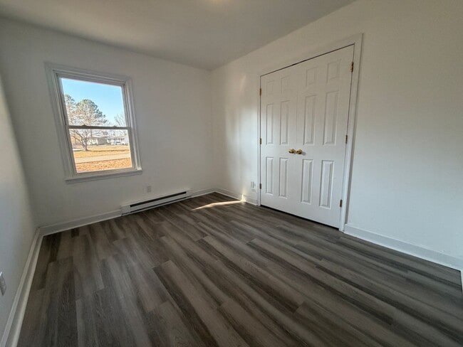 Building Photo - One story duplex