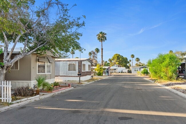 Building Photo - Shadow Mountain Community