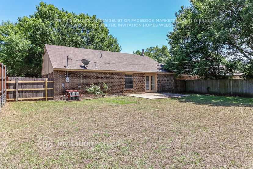 Building Photo - 3809 Wooddale Ct