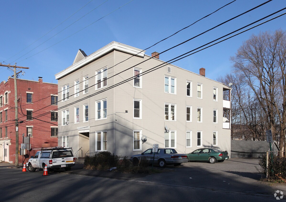 Primary Photo - 203 S Leonard St