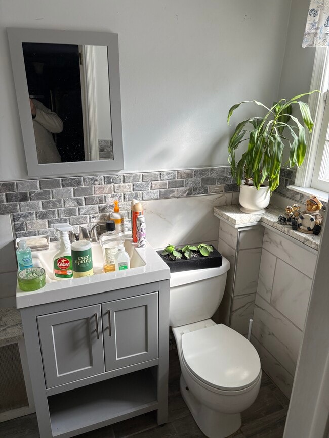 Bathroom - 1101 Forest Dr