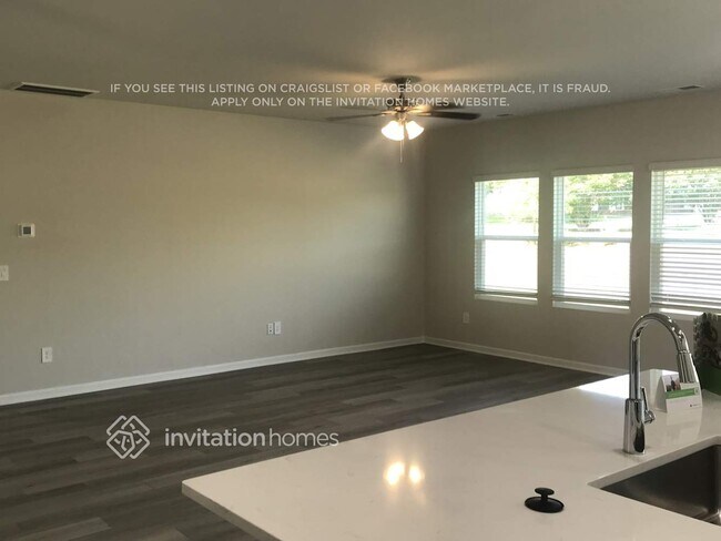 Foto del edificio - 547 White Birch Ln
