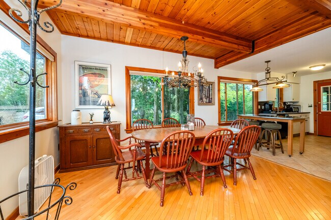 Foto del edificio - 7258 Beach Dr