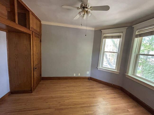 Building Photo - 1535 W Highland Ave