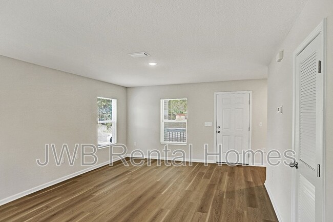 Building Photo - 1614 State St W