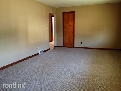 Building Photo - 1003 Masters Ave