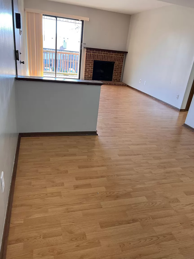 Foto del edificio - 1531 Springlet Ct