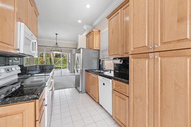 Building Photo - 8617 Wakefield Dr