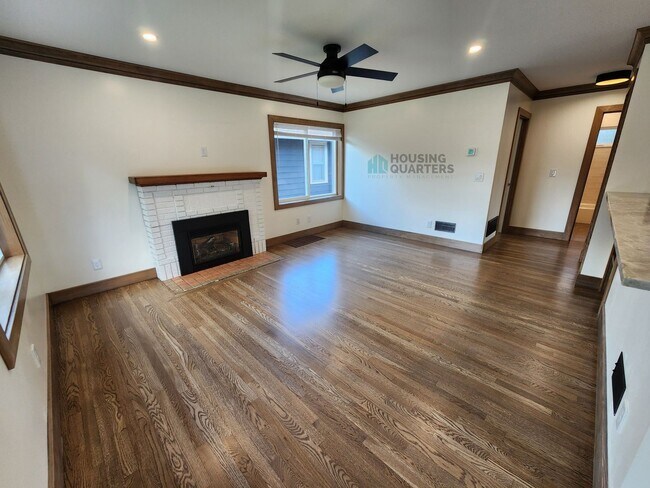 Foto del edificio - 107 W Waverly Pl
