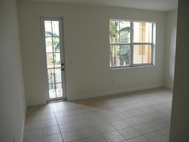 Photo - SHOMA TOWNHOUSES AT ROYAL PALM