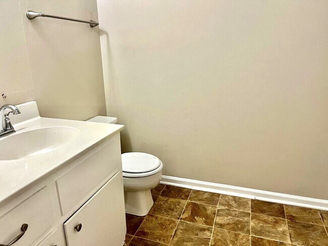 Foto del edificio - Garden Lakes Blvd #2803