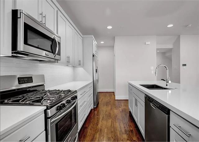 Building Photo - 5604 Lindell Ave